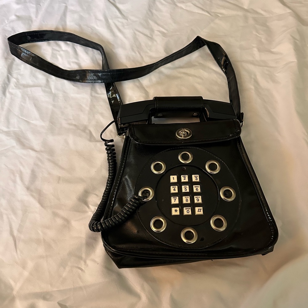 Vintage black 90s telephone purse.